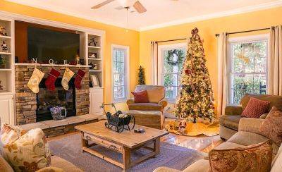The Best Family-Friendly Airbnbs in America's Most Popular Christmas Cities - matadornetwork.com - Usa - New York - county Park - county Queens - city Santa Claus - county Williamsburg - city Epic Stays