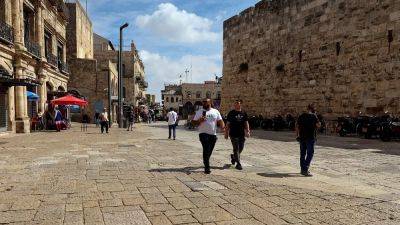 Jerusalem, Bethlehem: Tourism reels from Israel-Hamas war during busy period for pilgrimages - euronews.com - Eu - Israel - Britain - Usa - city Jerusalem - city Tel Aviv - area West Bank - Palestine - county Bureau