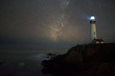 See Shooting Stars Dazzle the Sky When The Orionid Meteor Shower Peaks This Weekend - travelandleisure.com - Usa