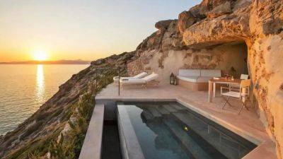 Amazing Hotel Suites In Caves, Flying Private For (Almost) Nothing And More Travel News - forbes.com - Norway - Greece - state Texas - Turkey - Scotland - city Santorini, Greece