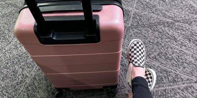 Slip-on Vans are the only shoes you should be wearing at the airport - insider.com
