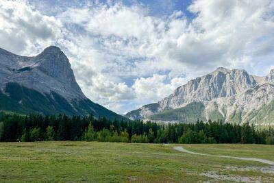 Canmore, Alberta: Come for the breathtaking Rockies scenery, stay for the cool mountain vibes - thepointsguy.com - Canada