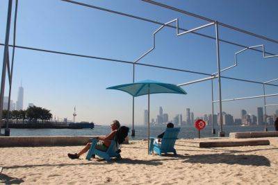 There’s Now a Beach in Manhattan — Skyline Views Included - travelandleisure.com - Usa - New York - city New York - state New Jersey - city Manhattan - county Cape May - county Hudson