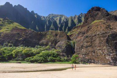Traveling to Hawaii with points and miles for 2023 - lonelyplanet.com - Usa - state Alaska - state Hawaii - city Honolulu