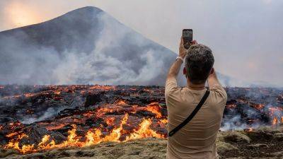 Lava hotlines and captivating infernos: Inside the volatile world of volcano tourism in Iceland - euronews.com - Iceland - city Reykjavik