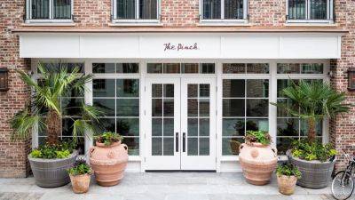 Charleston’s The Pinch Hotel Opens Lowland Tavern With Beard Award-Winning Chef - forbes.com - Charleston, state South Carolina - state South Carolina - city Holy