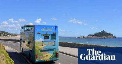 Bag a window seat: 10 of the UK’s most scenic bus routes - theguardian.com - Ireland - Britain - Scotland
