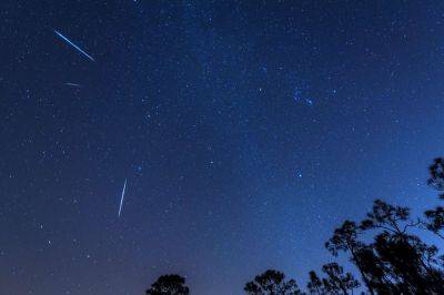 See Up to 120 Meteors per Hour, a Planet Parade, and More in This Month's Night Sky - travelandleisure.com - Usa - city Santa