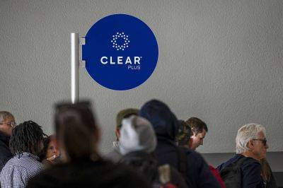 Frustrated Travelers Say Using Clear Is Taking Longer Than Waiting in Regular TSA Lines at the Airport - travelandleisure.com - Los Angeles - city Atlanta - city Chicago