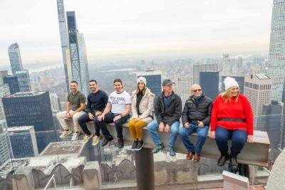 This New NYC Experience Recreates an Iconic 1930s Photo — Taking You 800 Feet in the Air and Rotating You Over the City - travelandleisure.com - city New York
