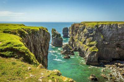 Hiking the Pembrokeshire Coast Path, Wales - roughguides.com - Britain - state California