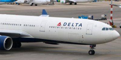 A traveler's Delta flight was canceled, so he called the airline's number listed on Google. It led to a scammer — then he says he discovered more airlines with the same problem. - insider.com - New York - city Newark - state New York - city Rochester, state New York