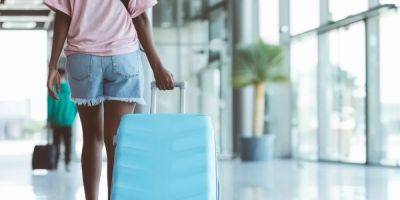 Don't feel gross about wearing shorts on an airplane — you're going to want to be comfortable in case things go sideways - insider.com - city Las Vegas - city Atlanta