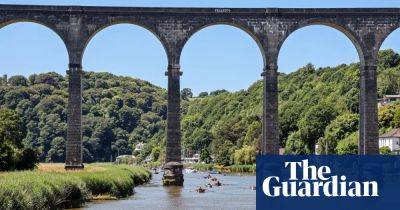 Cornwall unveils new walking route linking its north and south coasts - theguardian.com - Britain