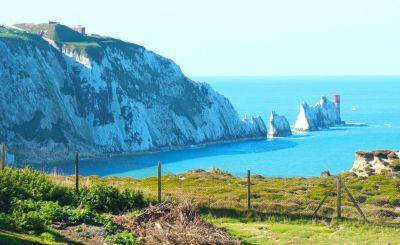 Isle Of Wight: Things To Do & Places To Stay - roughguides.com - Britain - Isle Of Man - city Newtown - county Isle Of Wight