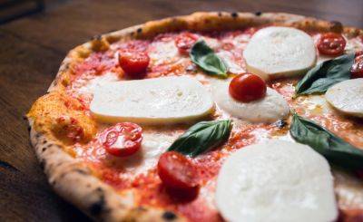 Find the best pizza in Naples - roughguides.com - Italy - city Naples