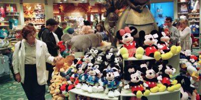 Throwback photos show what shopping at the Disney Store was like in its heyday - insider.com - city New York - state California