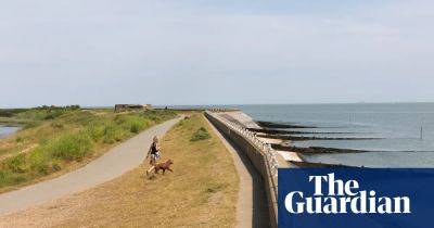 A walk along the Essex coast to a historic pub: the Crooked Billet, Leigh-on-Sea - theguardian.com - Germany - Britain