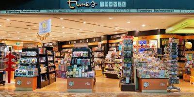 Forget the airport bar — the only place I go before a flight is the airport bookstore - insider.com - New York