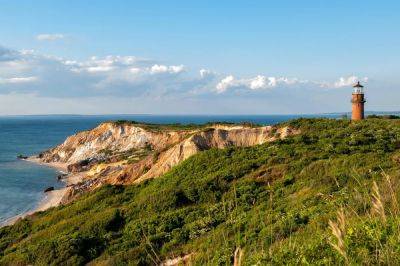8 Reasons Why Martha’s Vineyard Is One Of The Best Summer Vacation Destinations - forbes.com - New York - state North Carolina - county Bay