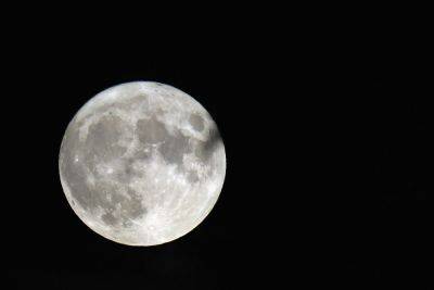 Tonight's Supermoon Will Light Up the Sky — Here's When and How to See It - travelandleisure.com - city New York - county Lake