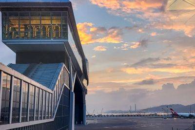 Fancy new planespotting bar opens at Hong Kong airport, but it's likely not the future of airport lounges - thepointsguy.com - Usa - Hong Kong - city Hong Kong - county Dallas - county Worth
