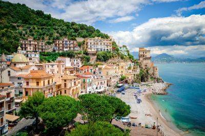 Amalfi Coast in June: weather and climate tips - roughguides.com - Italy