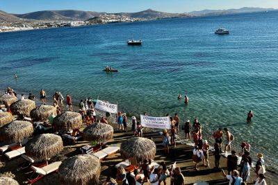 Greece's 'Towel Movement' Protests Surge of Pricey Sunbeds Along Popular Beaches - skift.com - Greece