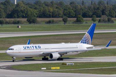 United Airlines Pilots Turn Down Captain Offers - skift.com - city Chicago