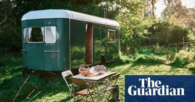 10 of Britain’s best vintage caravan stays - theguardian.com - Finland - Britain - county Somerset