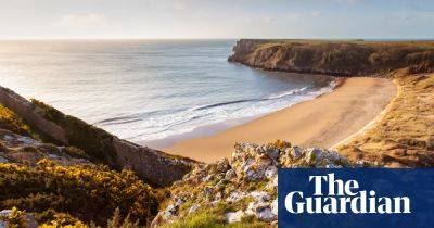 Golden beaches and flaming sunsets: 10 picture-perfect places on the coast of the UK - theguardian.com - city Old - Britain