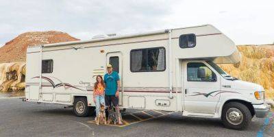 A millennial couple spent $20,000 buying an RV and turning it into a tiny home on wheels. They now have no debt, and their monthly expenses rarely exceed $2,500 — see how they did it. - insider.com - Georgia - Usa - Mexico - city Atlanta - state Florida - state Alabama - state Alaska - Argentina