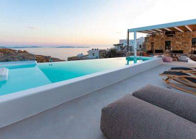 The Most Stunning Airbnbs in Mykonos for an Unforgettable Greek Getaway - matadornetwork.com - Greece - county Island