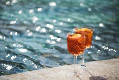 How To Make A Classic Spritz, According To A Hotel Bartender - forbes.com - Germany - Austria - Italy - Britain - state Missouri