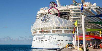 The man overboard from Wonder of the Seas was a teen vacationing friends, his sister says. She's worried authorities will stop searching for him. - insider.com - Usa - state Florida - Cuba
