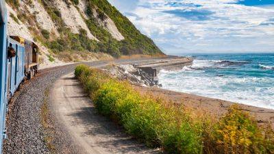 6 of the world's best coastal rail journeys - nationalgeographic.com - France - Italy - New Zealand - India - city Mumbai