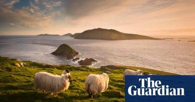 Ocean views and authors lost: a literary tour of Ireland’s wild west coast - theguardian.com - Ireland - county Park