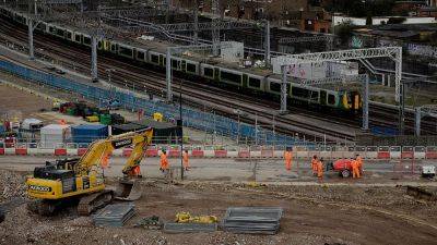‘Colossal waste of public money’: UK threatens to cut high-speed railway short - euronews.com - France - Britain - city Manchester - city London - China - city Birmingham - Ukraine - city England