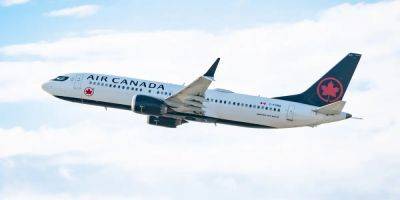 2 passengers were kicked off an Air Canada flight because they refused to sit in seats covered in puke, fellow traveler says - insider.com - Canada - city Las Vegas