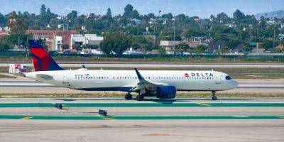 A passenger recorded a video of the explosive diarrhea trail that caused a Delta flight en route to Spain to make a u-turn back to Atlanta - insider.com - Spain