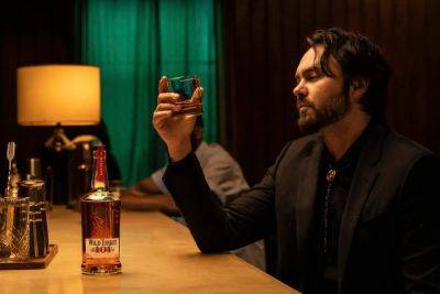 Drinking Wild Turkey And Playing Haunted Guitars With Shakey Graves - forbes.com - Los Angeles - state Texas - Turkey