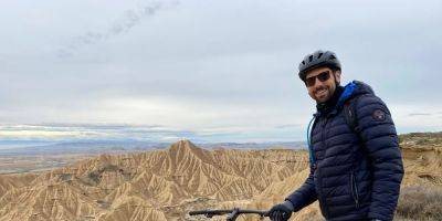 Meet the ex-Tesla staffer cycling across the world to encourage people to embrace low-carbon slow travel - insider.com - Iceland - Norway - France