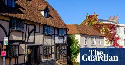 Car-free tour of East Sussex: waterside walks, woods and delicious food stops - theguardian.com - Britain