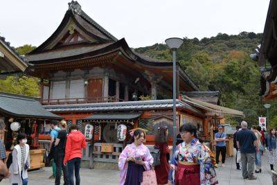 Japan Sets December Tourism Record With 2.7 Million Visitors - skift.com - Australia - Japan - China - Hong Kong - Singapore
