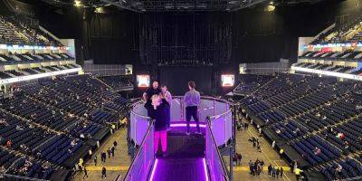 See inside Qatar Airways' $20,000-a-year VIP club at the world's busiest music arena — with a floating walkway above the crowd - insider.com - city London - Qatar