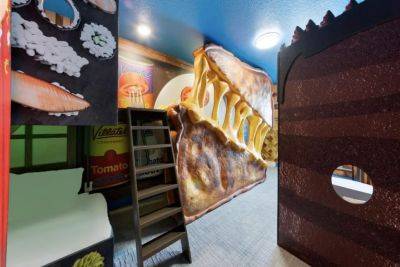 Dig Into This Grilled Cheese-Themed Room At Villatel Orlando Resort - forbes.com - city Orlando