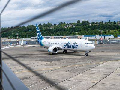 Alaska Airlines briefly grounds 737 MAX 9 fleet after 'explosive' decompression incident - thepointsguy.com - county Ontario - state California - city Portland - state Alaska - state Oregon