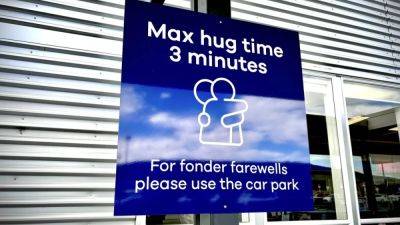 ‘Max hug time three minutes’: New Zealand airport goes viral for limiting goodbyes - euronews.com - New Zealand - Britain