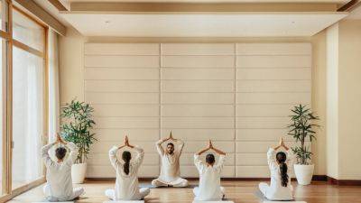 10 best yoga retreats for beginners - cntraveler.com - Britain - India - city Helsinki