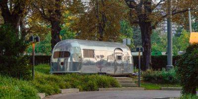 I paid $300 for 2 nights in an Airstream trailer. It was my first time sleeping in one, and I'll never do it again in a city. - insider.com - Austria - Usa - Canada - state Indiana - city Vienna